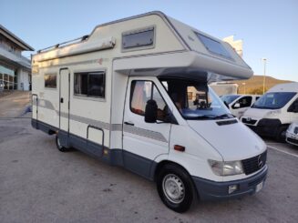 Camper Mansardato Arca M4 Mercedes 6posti viaggio/7posti letto