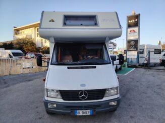 Camper Mansardato Arca M4 Mercedes 6posti viaggio/7posti letto - immagine 2