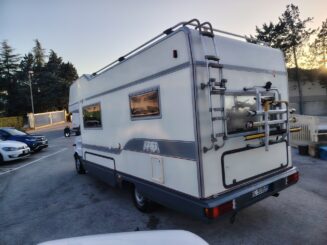 Camper Mansardato Arca M4 Mercedes 6posti viaggio/7posti letto - immagine 4