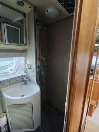 Camper Mansardato Arca M4 Mercedes 6posti viaggio/7posti letto - immagine 16